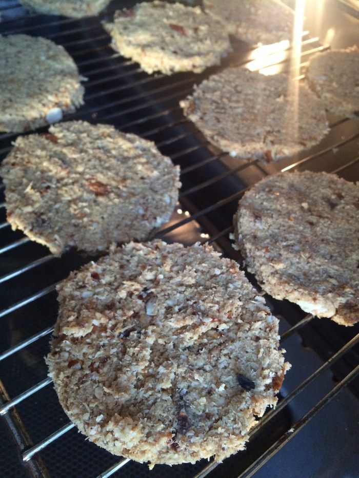 Имбирные сэндвичи с кокосово-чайным мороженным