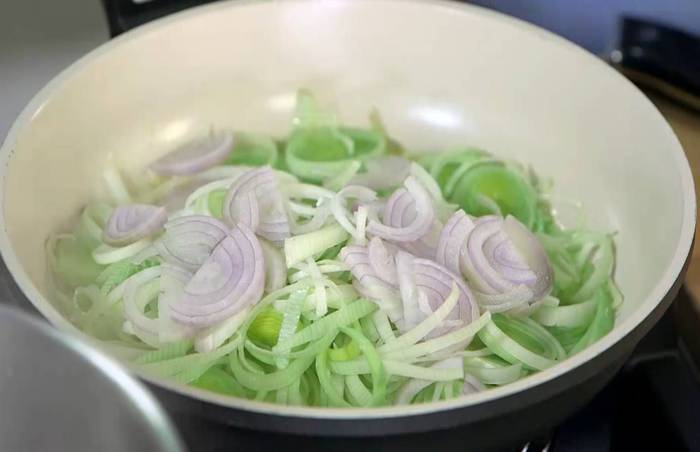 Паста с радиккио, орехами и сыром 