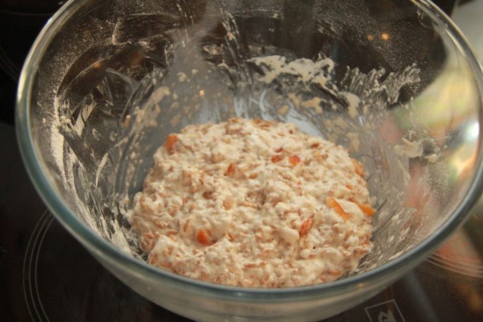 Хлеб с полбой и цукатами