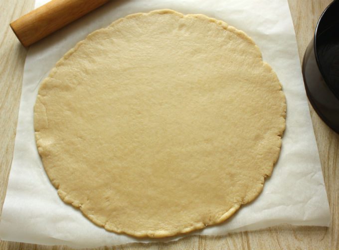 Творожный пирог с кокосом и вишней