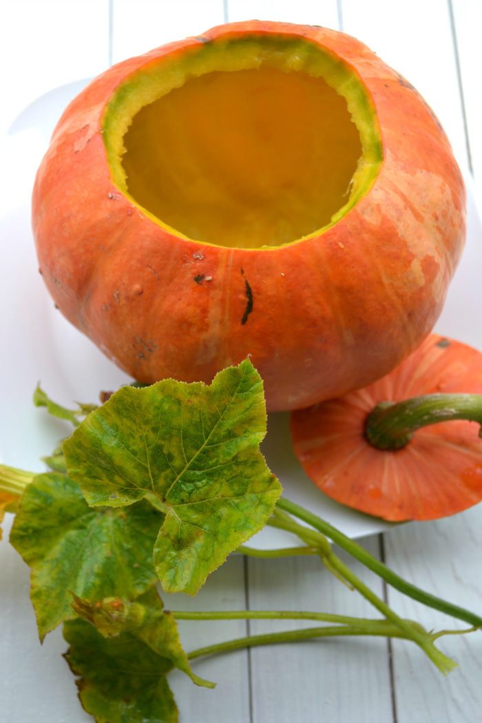 Тыквенный суп-пюре с карамелизованной свеклой и золотистым луком