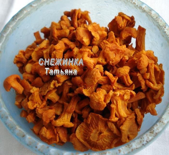 Рыбная колбаса с лисичками и картофелем «по-дачному»