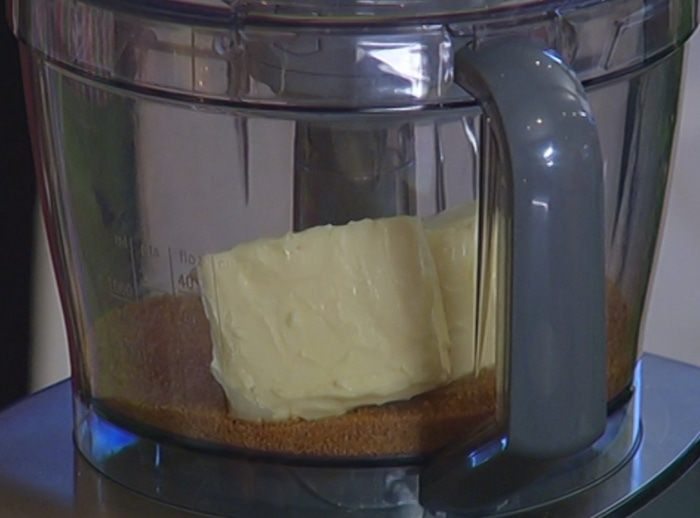 Бисквит с манго и кокосом 