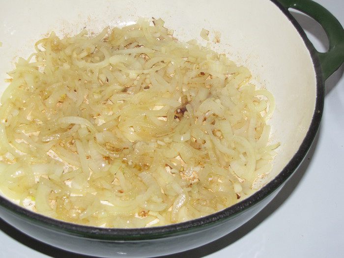 Спагетти с грибами под сметанно-маковым соусом