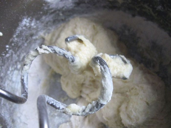 Лимонная улитка с миндалем (Chiocciola al limone con farcia alle mandorle)
