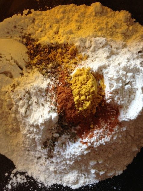 Закусочные кексы на сыворотке с сыром и охотничьими колбасками