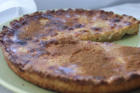 Тарт с зерненым творогом и медом