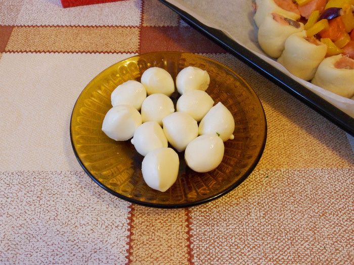 Пирог с лососем и моцареллой