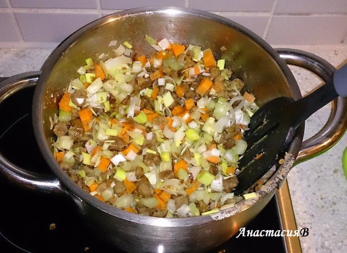 Бархатистый каштановый суп-пюре с сельдереем