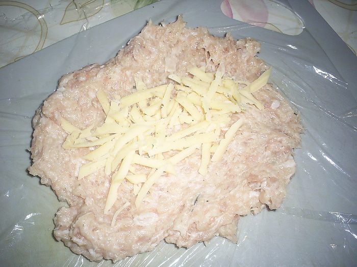 Куриные сардельки с сюрпризом