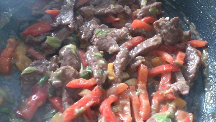Говядина с апельсинами и перцем