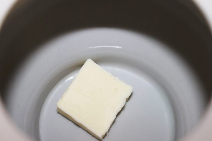 Жаркое с семгой и беконом в горшочке