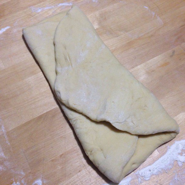 Синнабон (булочки с корицей и сливочным кремом сверху)