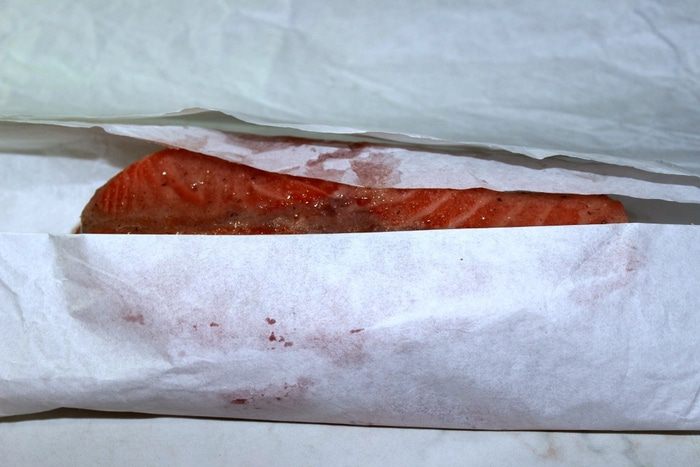 Слабосоленая семга в коньяке с мускатным орехом