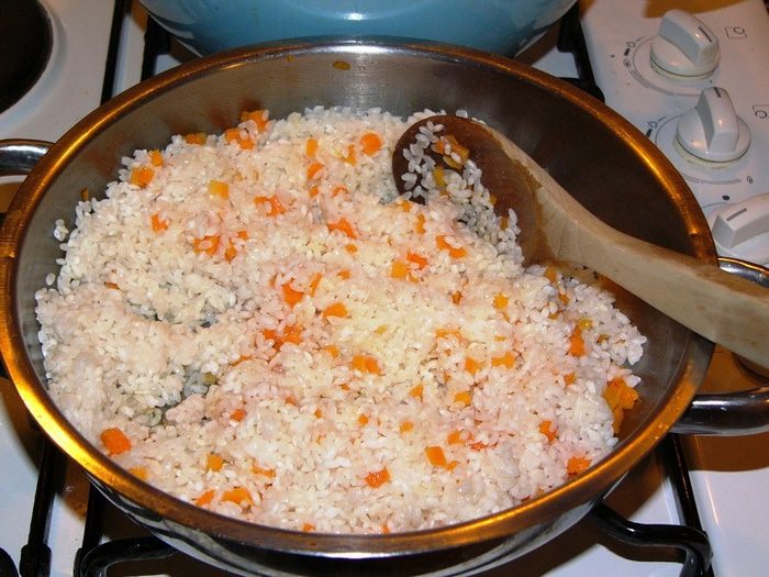 Соте из говядины с гарниром из риса с морковью 