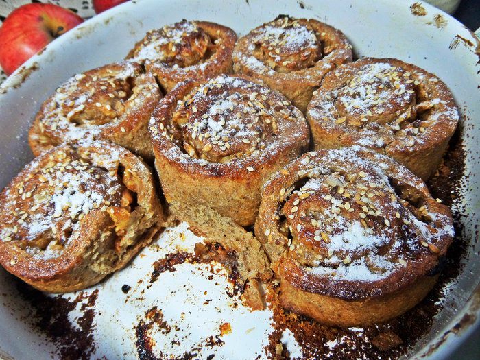 Булочки яблочные из полезной муки