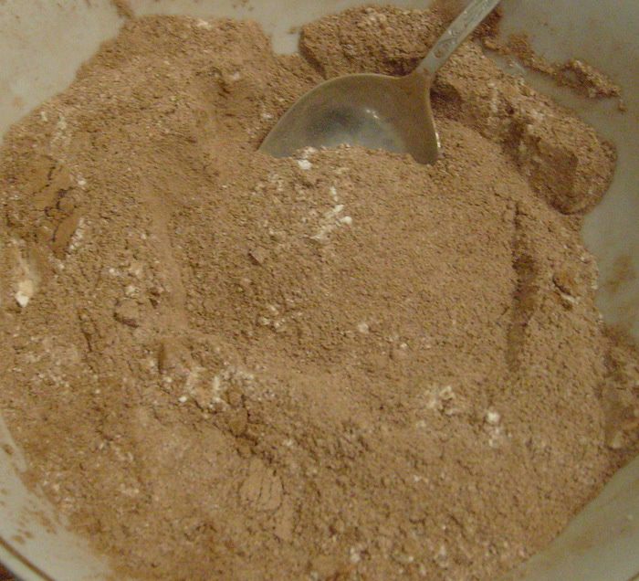 Шоколадный торт с черносливом