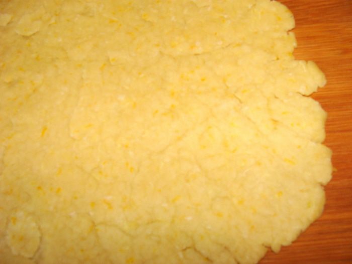 Киш &amp;quot;Сети Купидона&amp;quot; из лимонного теста с рикоттой, моцареллой и черри в беконе