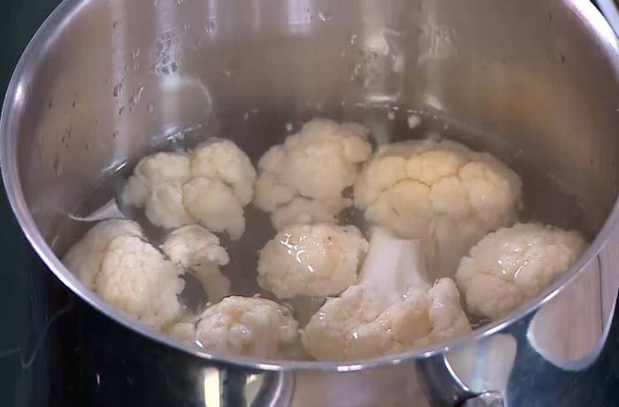 Тосты с цветной капустой в сырном соусе 