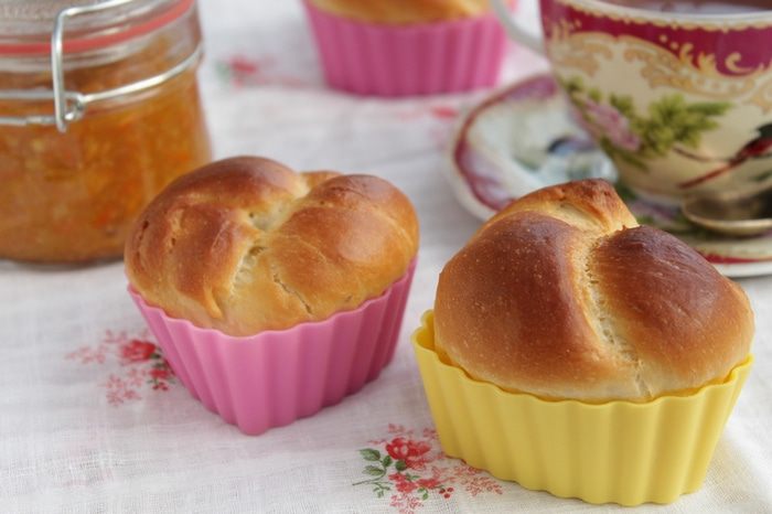 Бриоши с изюмом