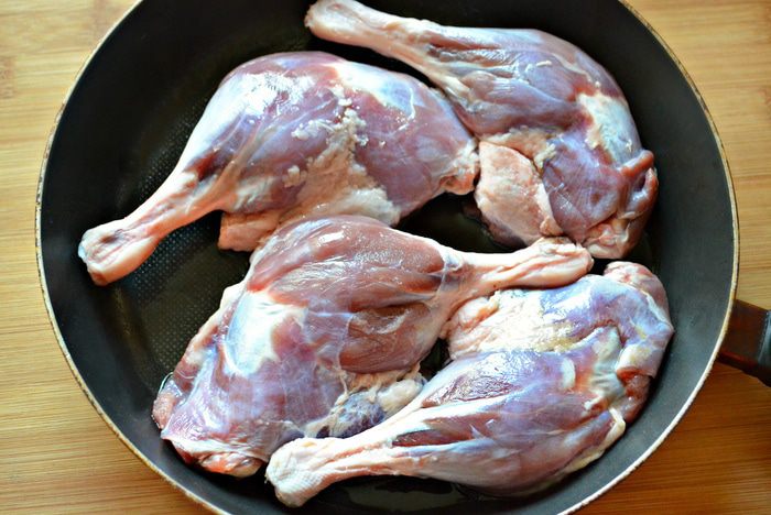 Утиные ножки с тушёной капустой