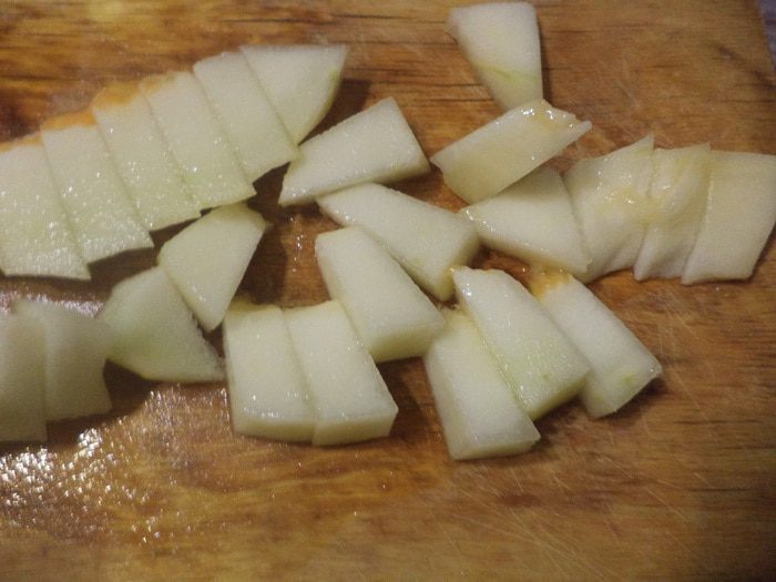Салат из курицы с дыней