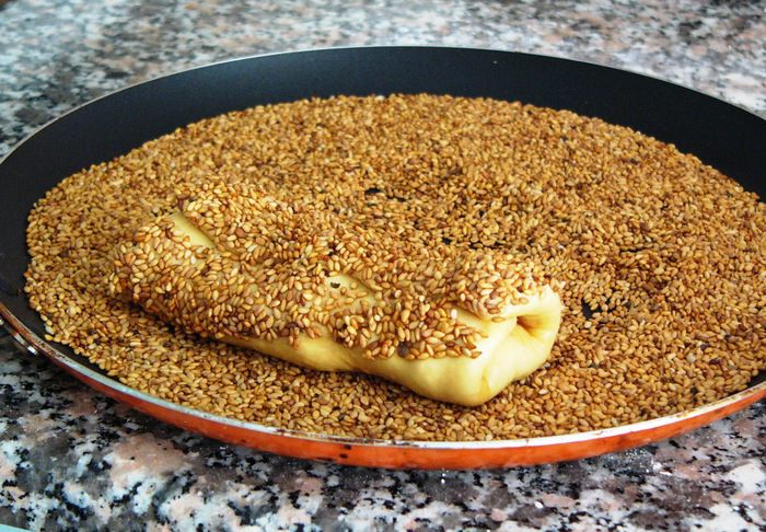 Турецкий симит с маслинами