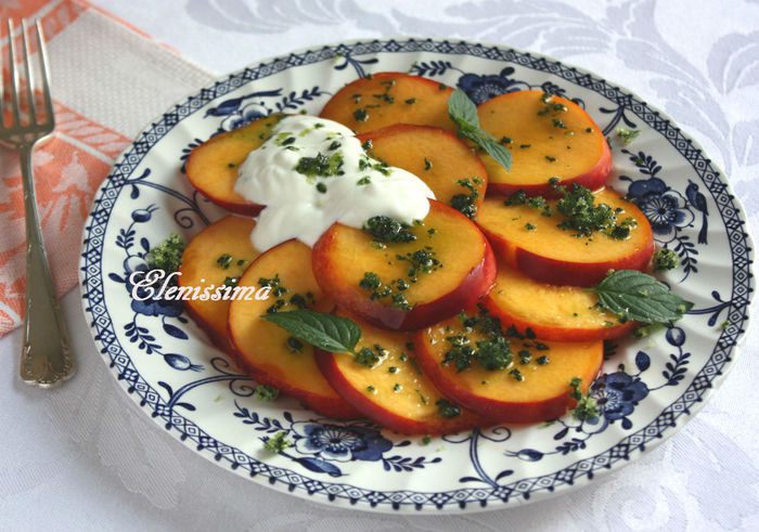 Карпаччо из нектаринов с мятным сахаром