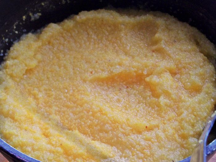 Полента с беконом и овощами