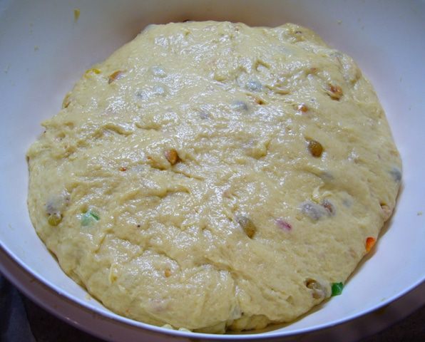Кулич на сливках и желтках с шафраном