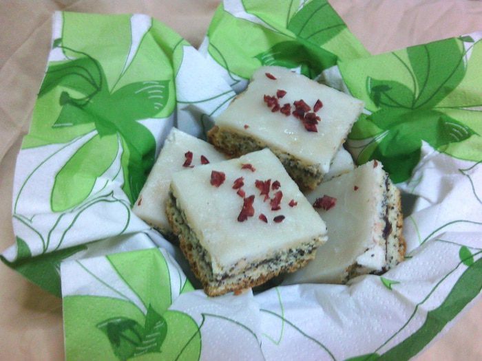 Маковые квадратики с вареньем