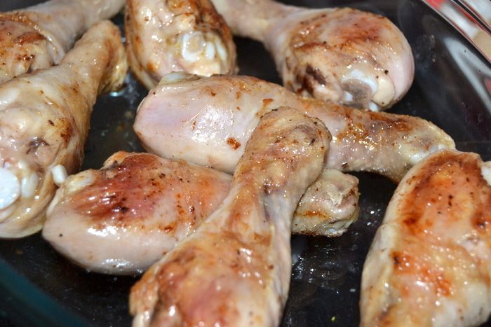 Куриные голени с шампиньонами в горчичном соусе