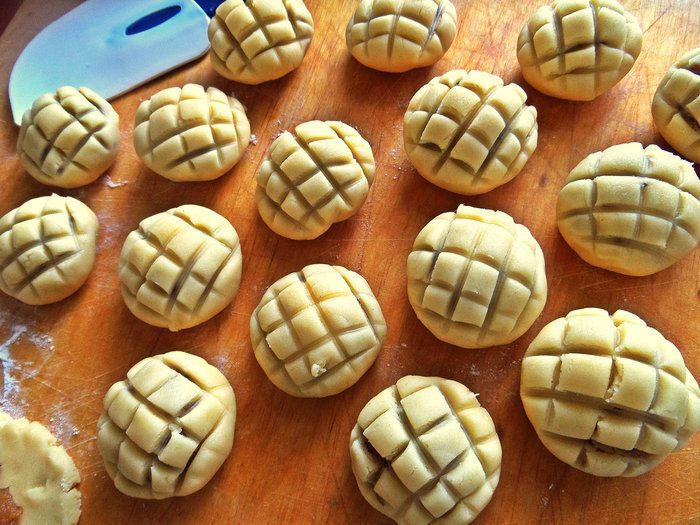 Рассыпчатое китайское печенье с ананасом