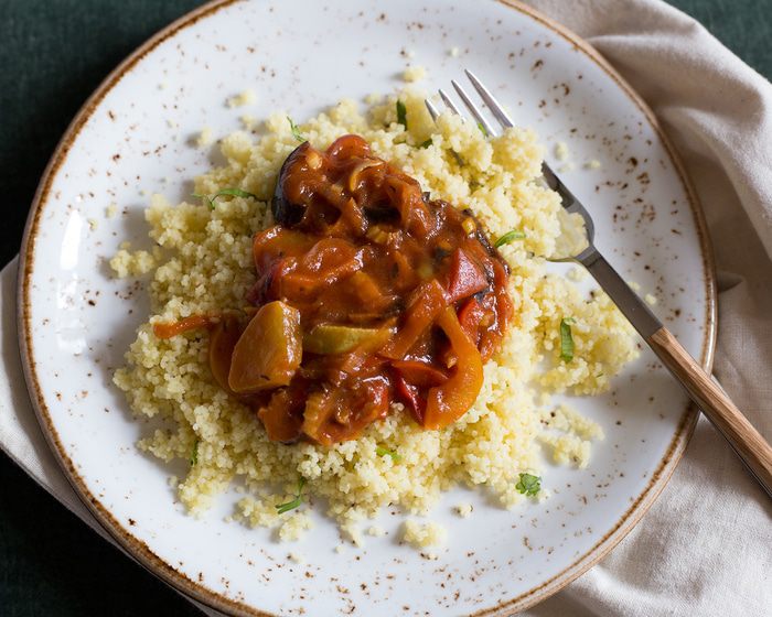 Рагу из печеных овощей с пряным кускусом