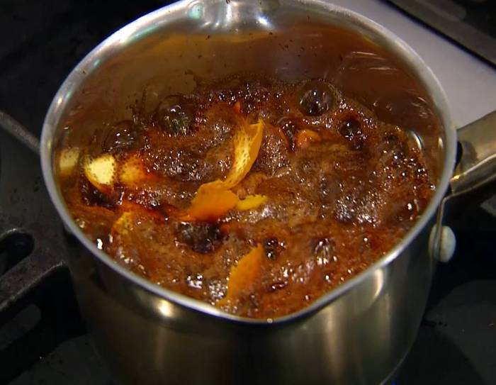 Сливочное парфе с инжирным соусом