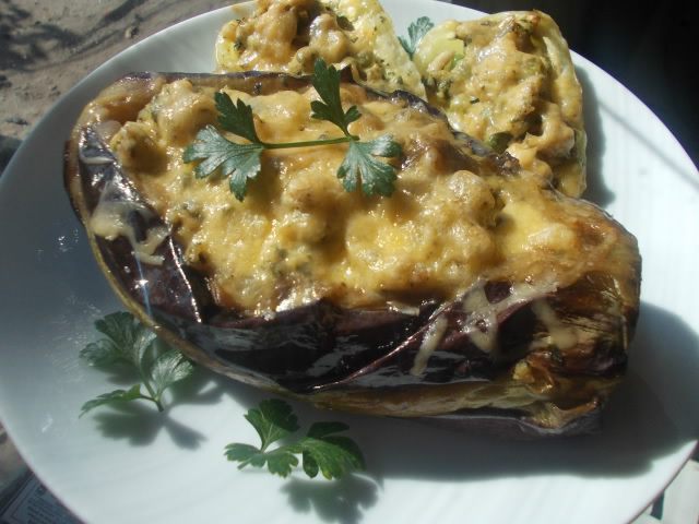Баклажаны, фаршированные курицей