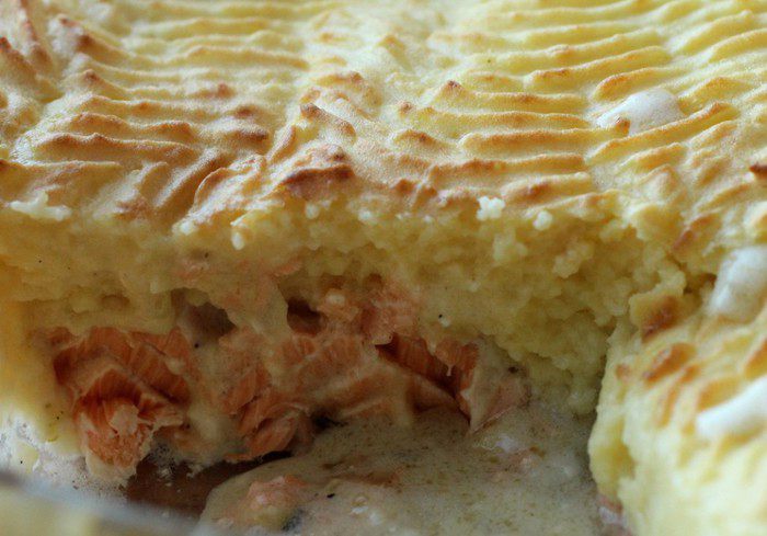 Картофельная запеканка с рыбой