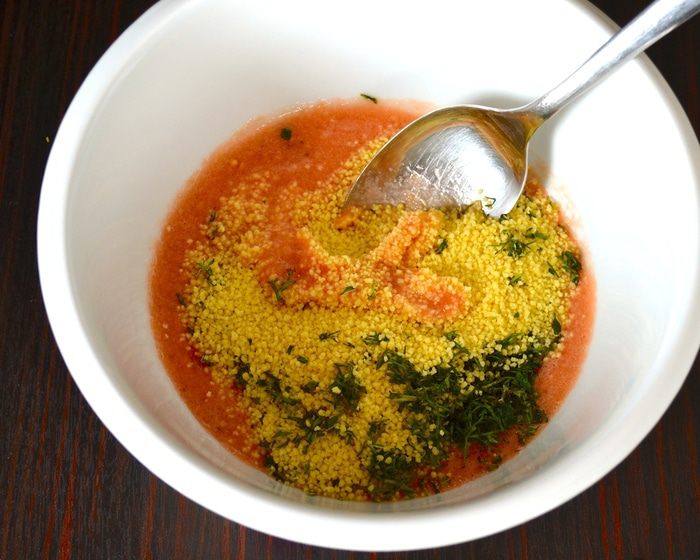 Помидоры, фаршированные кускусом и креветками