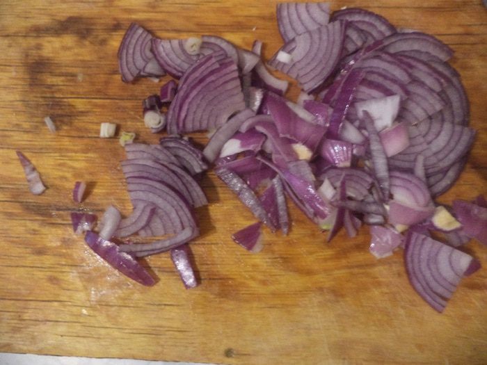 Салат из пекинской капусты, винограда и сыра