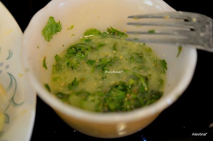 Кукуруза с маслом, кинзой и соком лайма