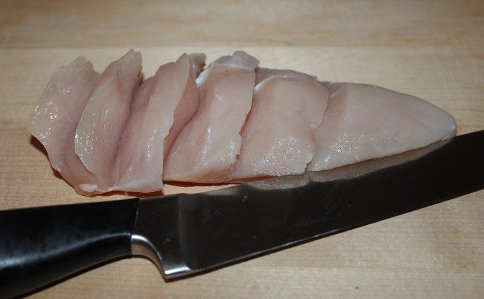 Куриное филе с хурмой и яблоками