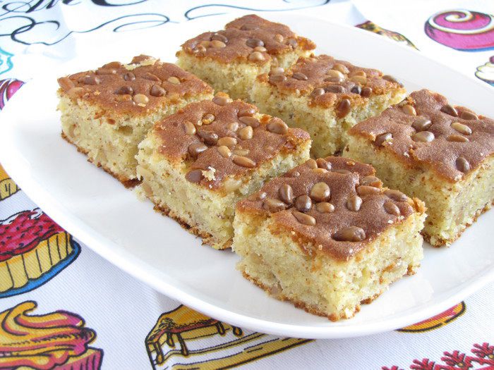 Кекс с кедровыми орешками