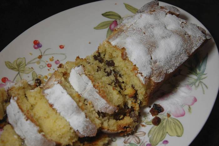 Песочный кекс с изюмом 