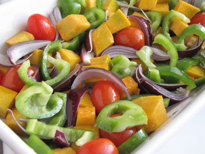 Салат с копченой кетой и тыквой