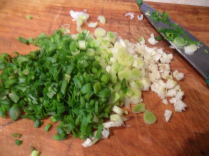 Фокачча с зеленью и чесноком