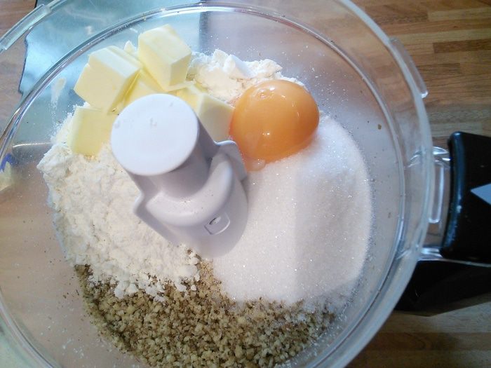 Ореховый тарт с персиковым курдом 