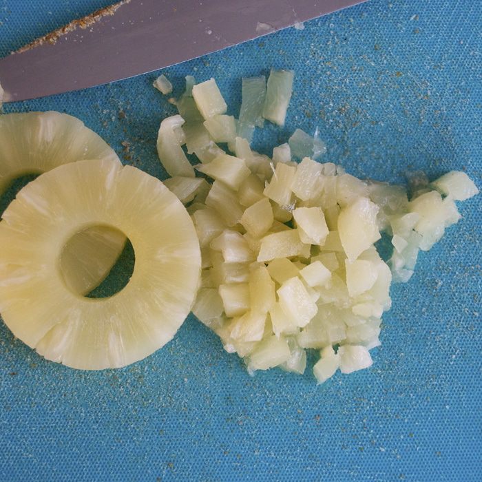 Фруктовый торт с шоколадной глазурью