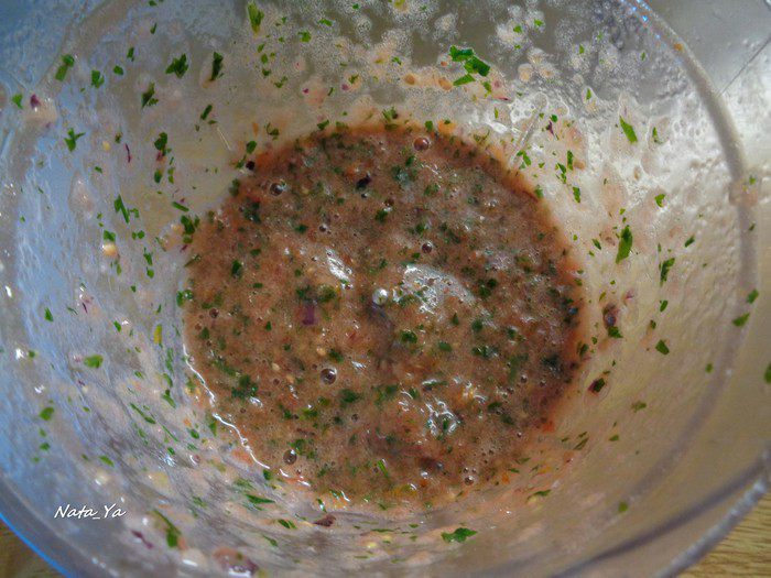 Итальянский салат панцанелла с необычной заправкой