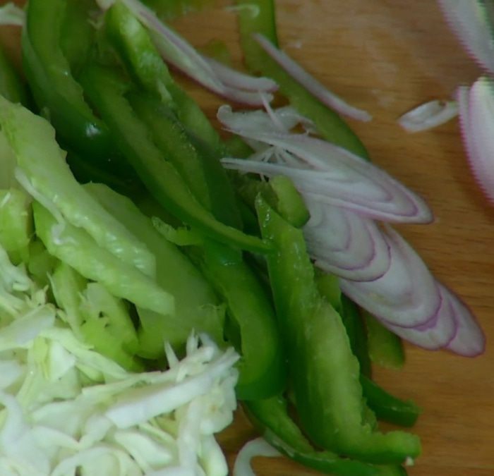 Хот-доги с зелеными овощами и горчичным майонезом 