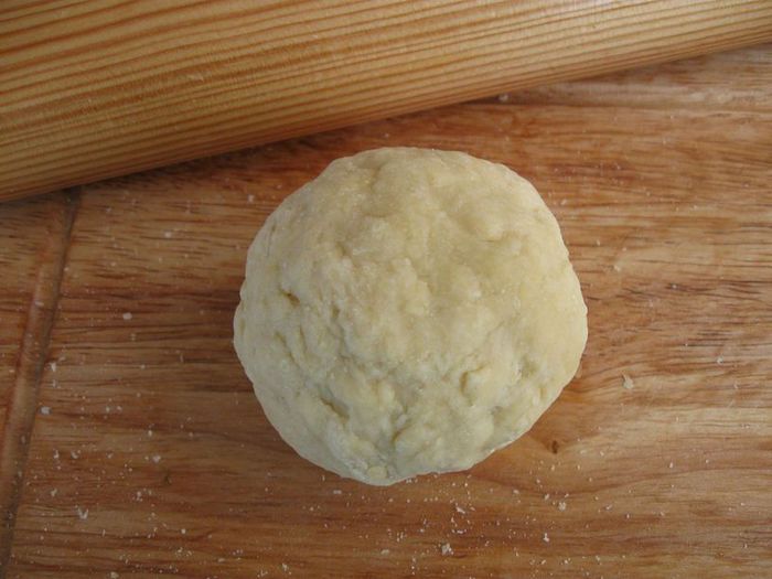 Итальянский овощной суп с пастой и зеленым горошком